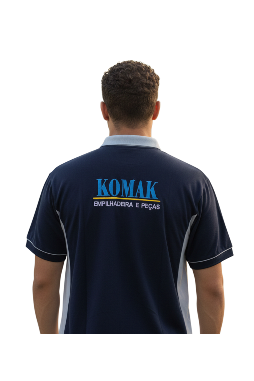 Modelo usando Camisa 18
