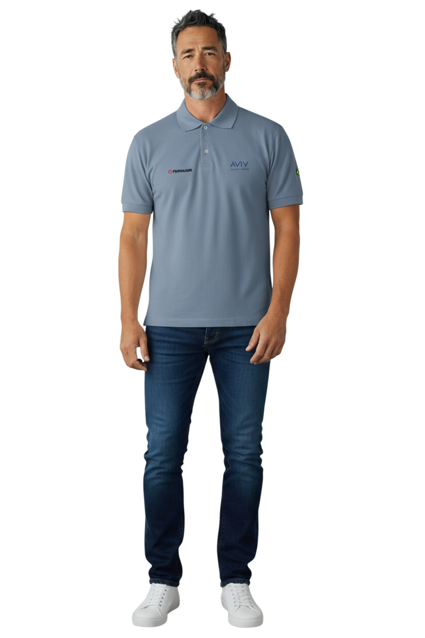 Modelo usando Camisa 9